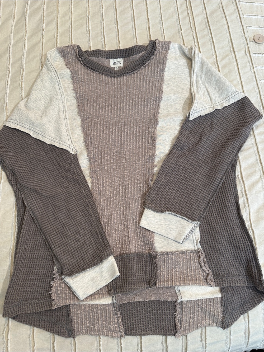BKE Women’s Mixed-Texture Crewneck Sweater in Taupe and Light Gray